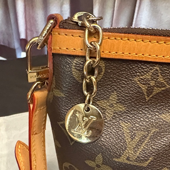 Louis Vuitton Palermo Brown Monogram Canvas Tote with Tan Leather Trim - Picture 3 of 12